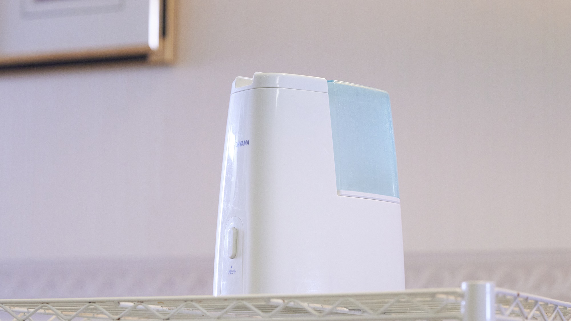 客室各フロアに加湿器をご用意しております。ご自由にお部屋にお持ちいただきご使用ください