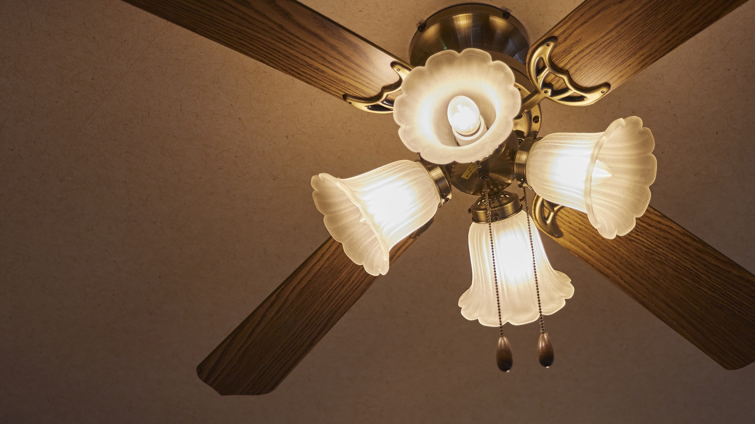 当地で長くご愛顧いただいております、欧風クラシックな老舗ホテルでございます