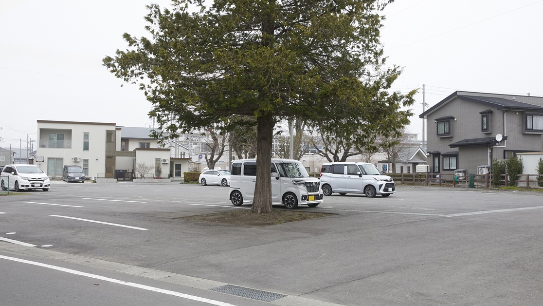 無料駐車場完備。ご予約不要、先着順