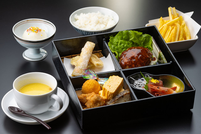 お子様用松花堂弁当（一例）