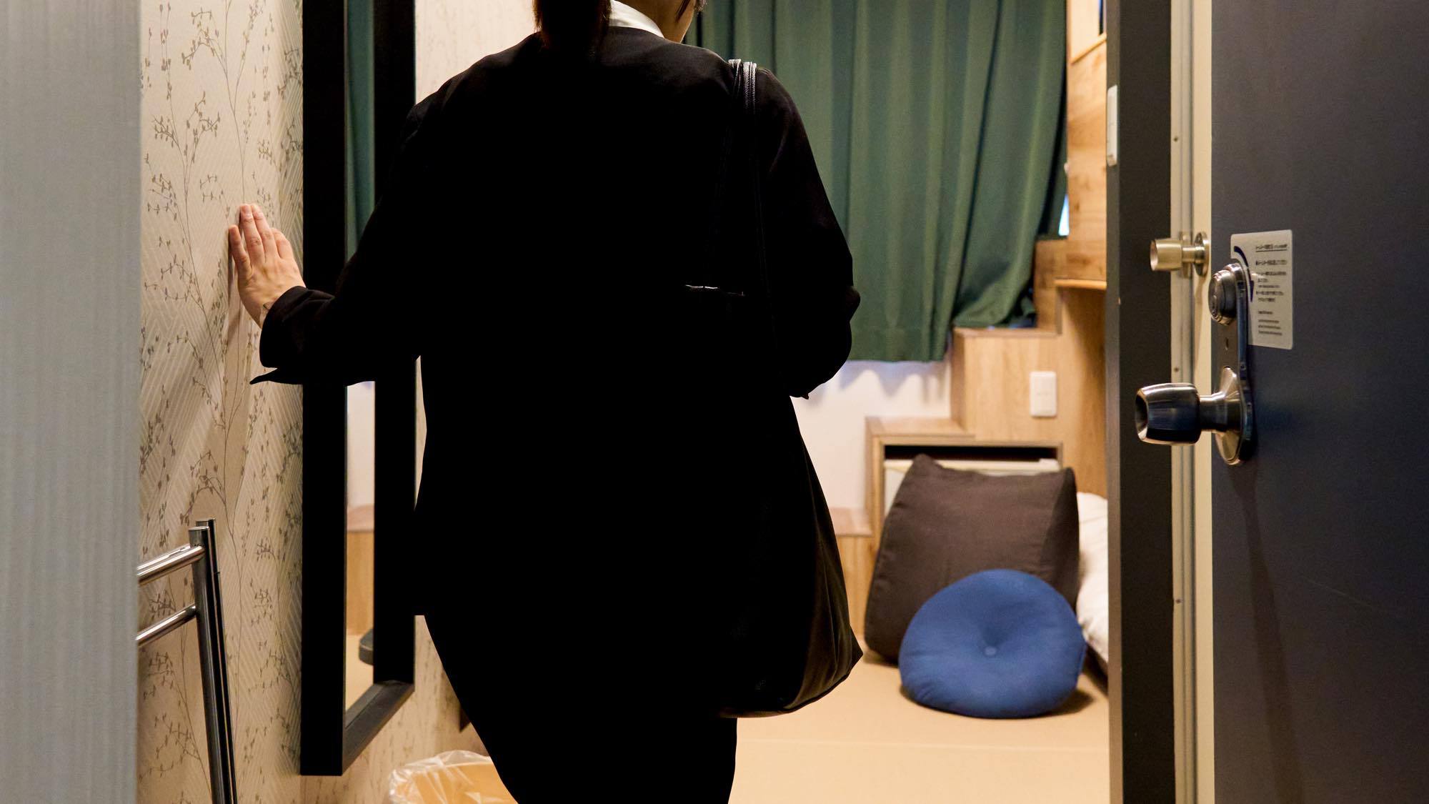 【禁煙】コンパクトバンクルーム〈利用イメージ〉