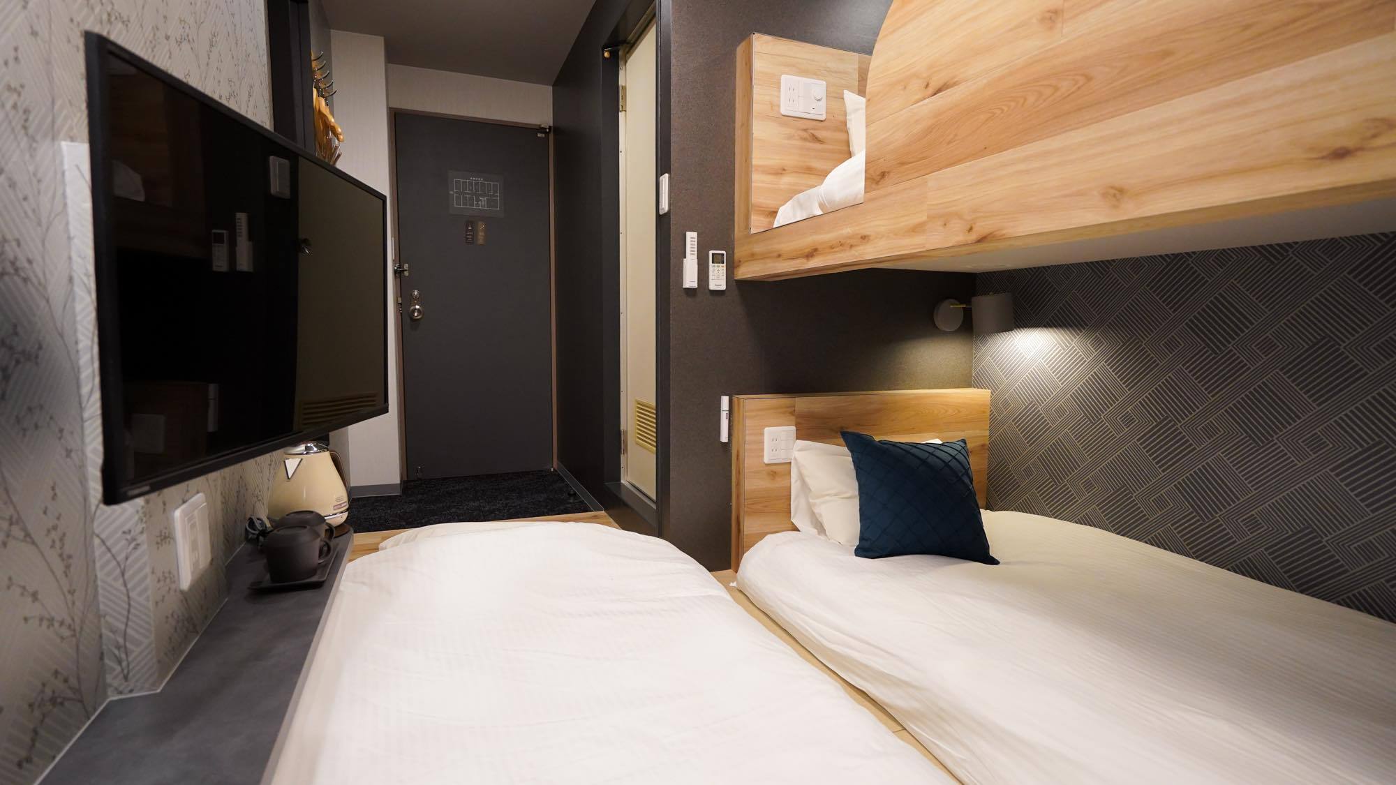 【禁煙】コンパクトバンクルーム〈3名利用時〉