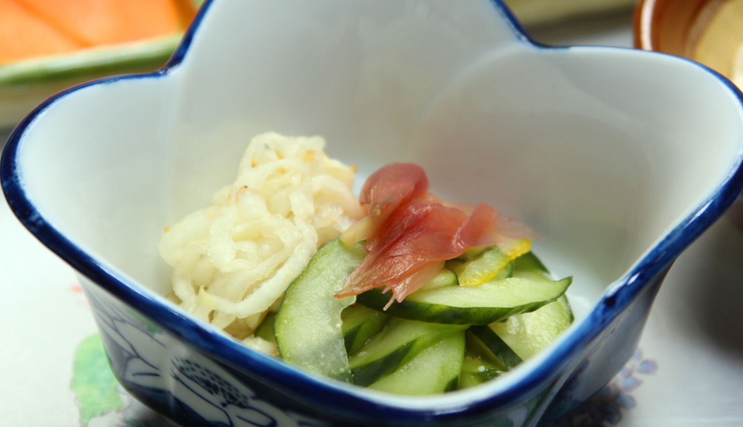 季節の酢の物。季節の食材を使った 手作り料理が味わえます