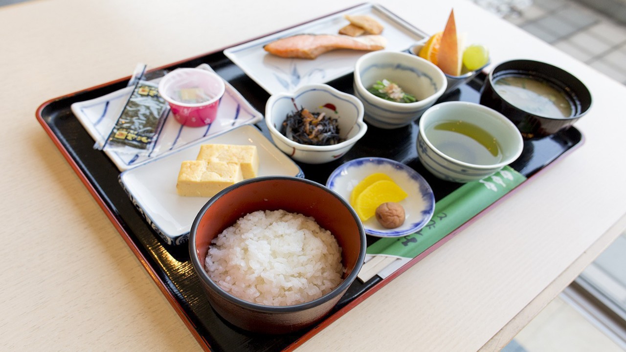 【新館】朝食：和食地元の食材を利用したボリューム満点和食メニュー