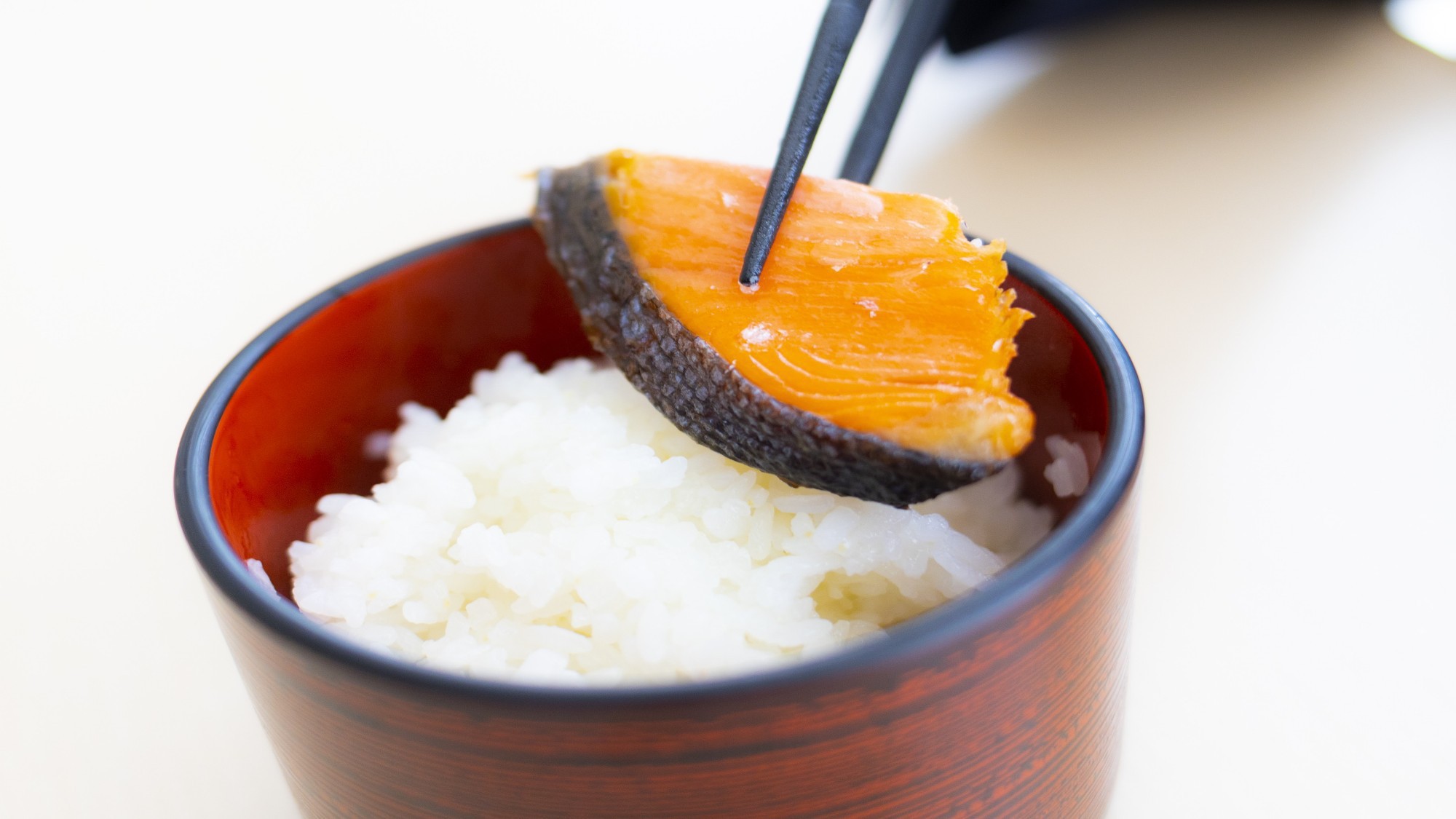 【新館】朝食：和食地元の食材を利用したボリューム満点和食メニュー