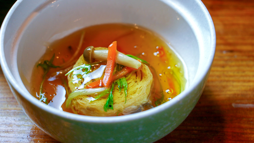 #巻き湯波の煮物出汁でじっくりコトコト精進料理の一品。きのこあんかけとの相性も抜群です。