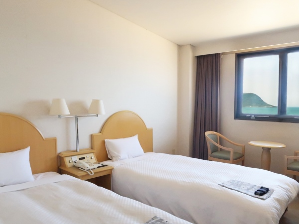 Kokumin Shukusha Nijinomatsubara Hotel The 2-star Kokumin Shukusha Nijinomatsubara Hotel offers comfort and convenience whether youre on business or holiday in Karatsu. Featuring a satisfying list of amenities, guests will find their stay