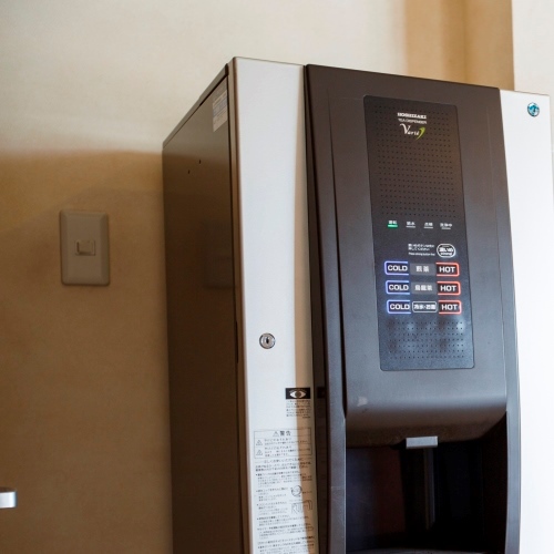 お湯、お茶などはご自由にご利用下さい。