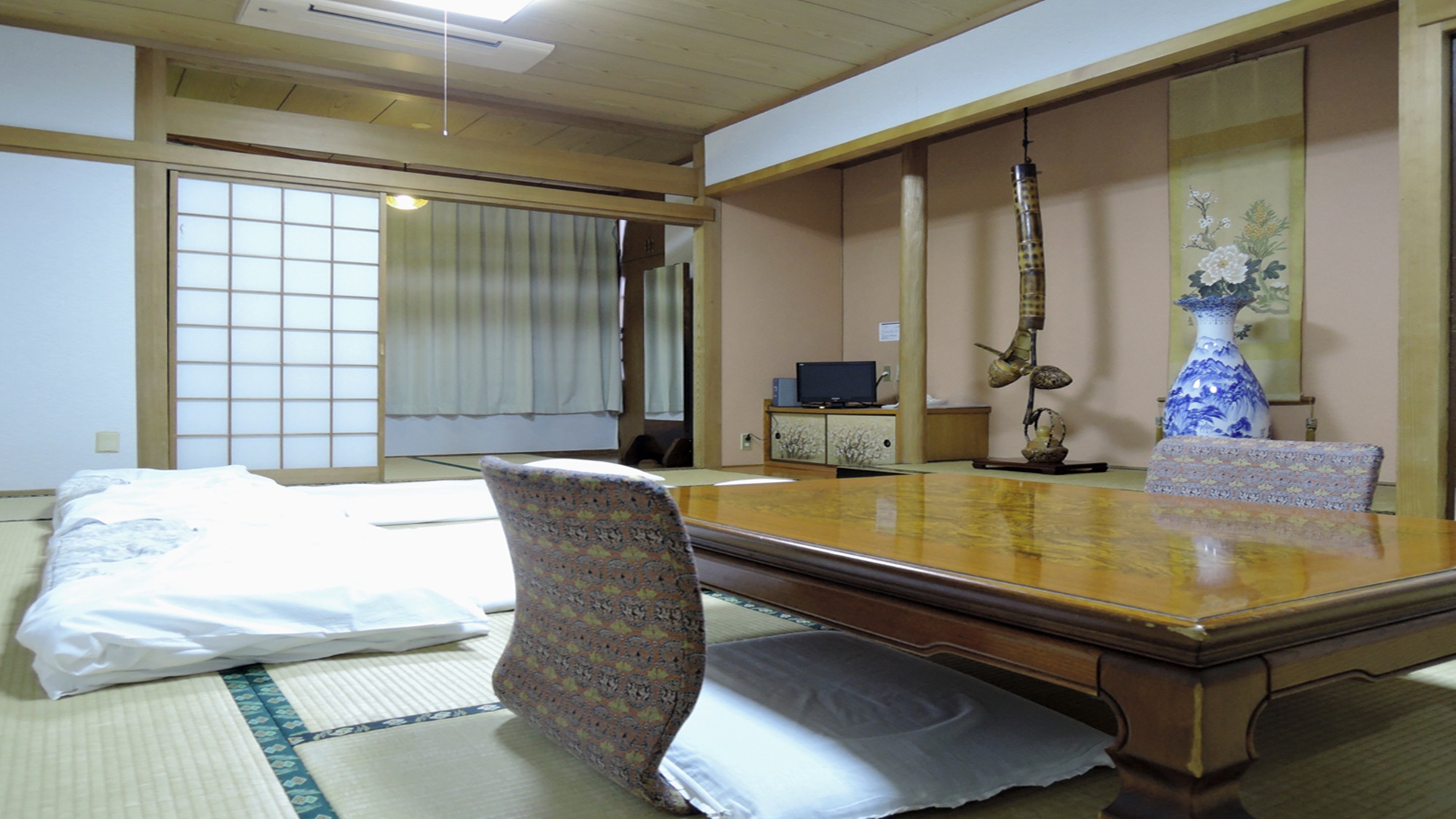 【部屋】和室(松竹梅)／心落ち着く畳の部屋です。ゆっくりとお寛ぎください