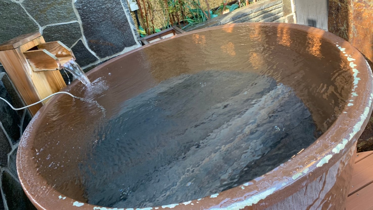 【女性】壺湯（水温41〜43℃）