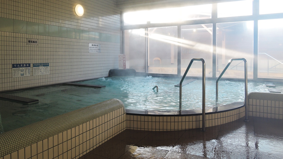 【男湯】大浴場では様々な種類の温泉をお楽しみいただけます 