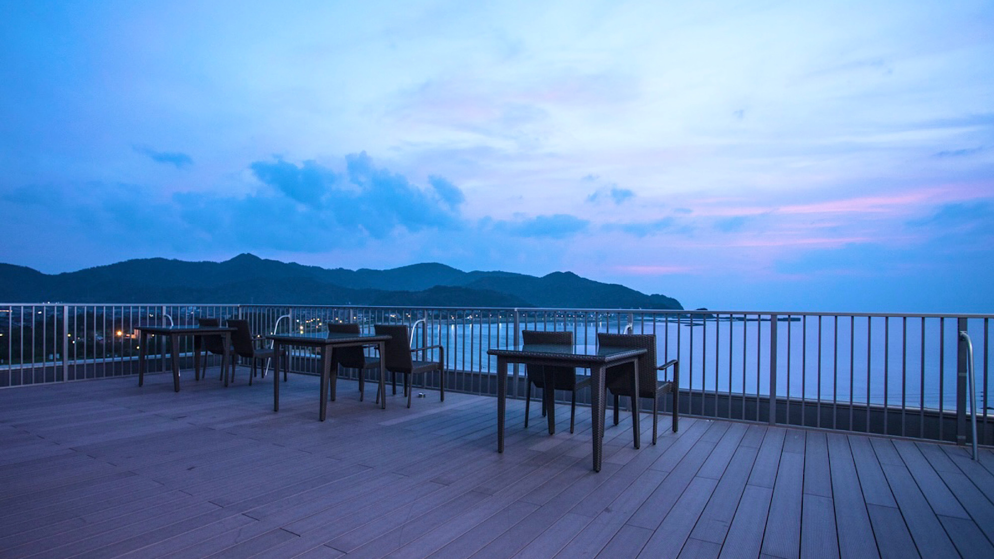 【屋上スカイテラス】