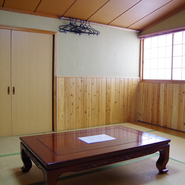 Lodge Tony Max Stop at Lodge Tony Max to discover the wonders of Takayama. Featuring a satisfying list of amenities, guests will find their stay at the property a comfortable one. Service-minded staff will welcome a