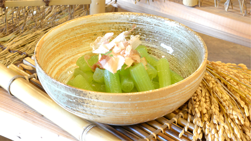 【朝食】ふきの煮物。日によってメニュー内容は異なります。