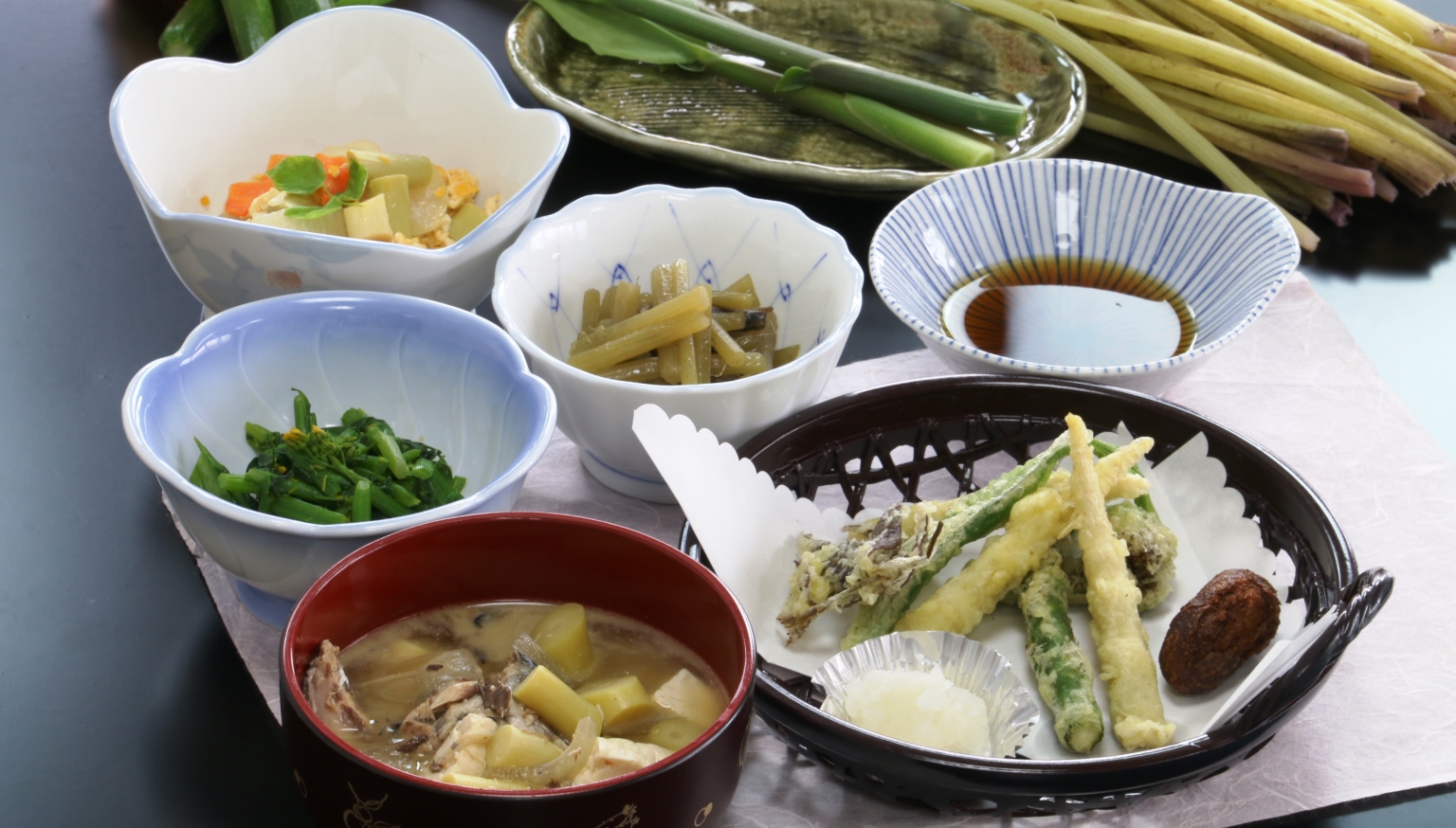 とても美味しい♪根曲がり竹&山菜 料理♪旬の山の恵みを堪能しよう