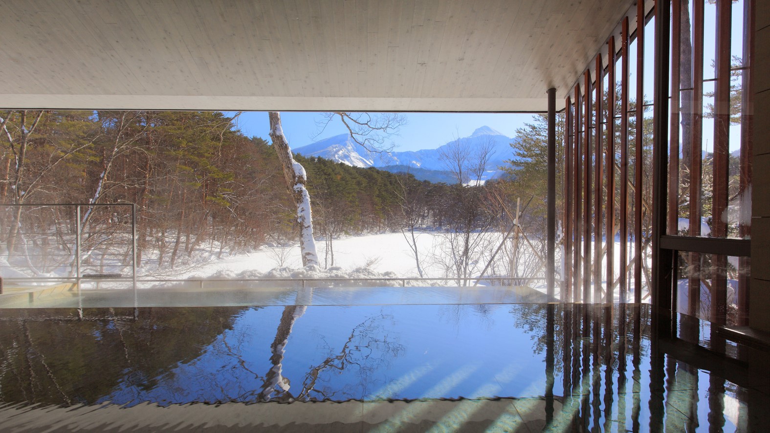 「展望露天風呂四季の湯」