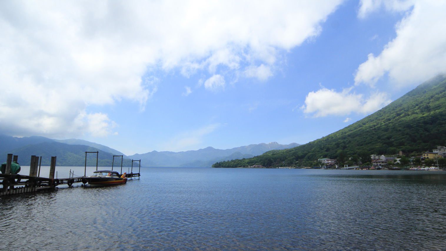 #【周辺】男体山のふもとに広がる中禅寺湖