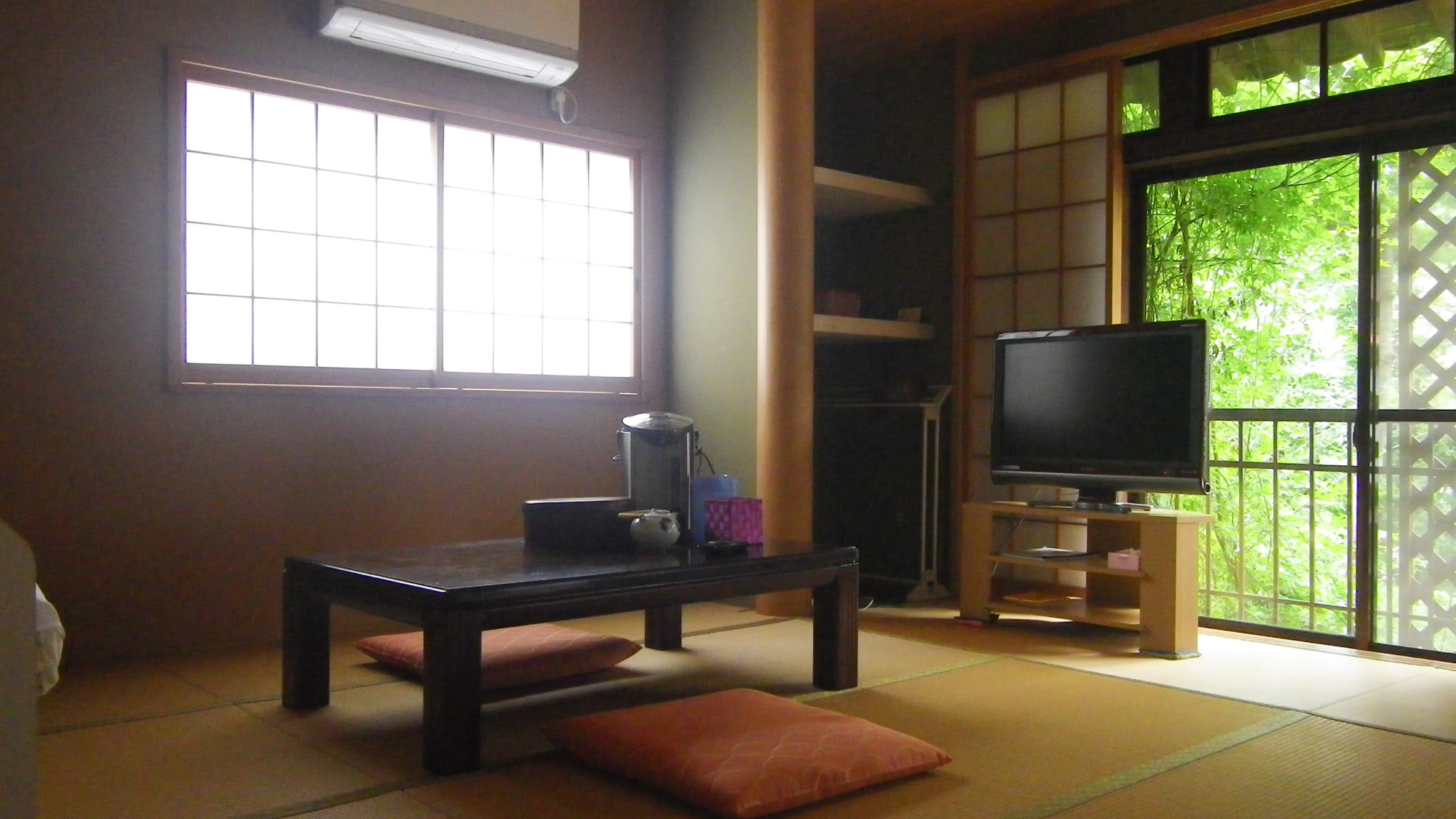 Tawarayama Onsen Matsuya Ryokan (Yamaguchi) Matsuya Ryokan is a popular choice amongst travelers in Nagato, whether exploring or just passing through. The property offers a wide range of amenities and perks to ensure you have a great time. Faci