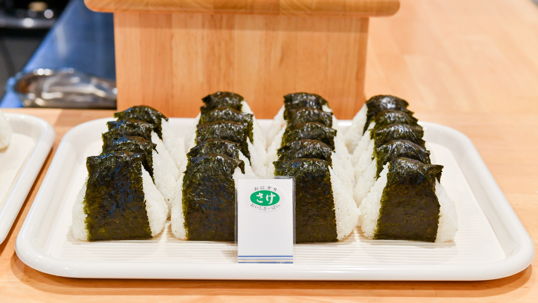 軽朝食（さけおにぎり）