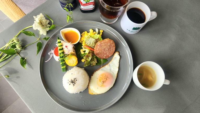 
朝食
