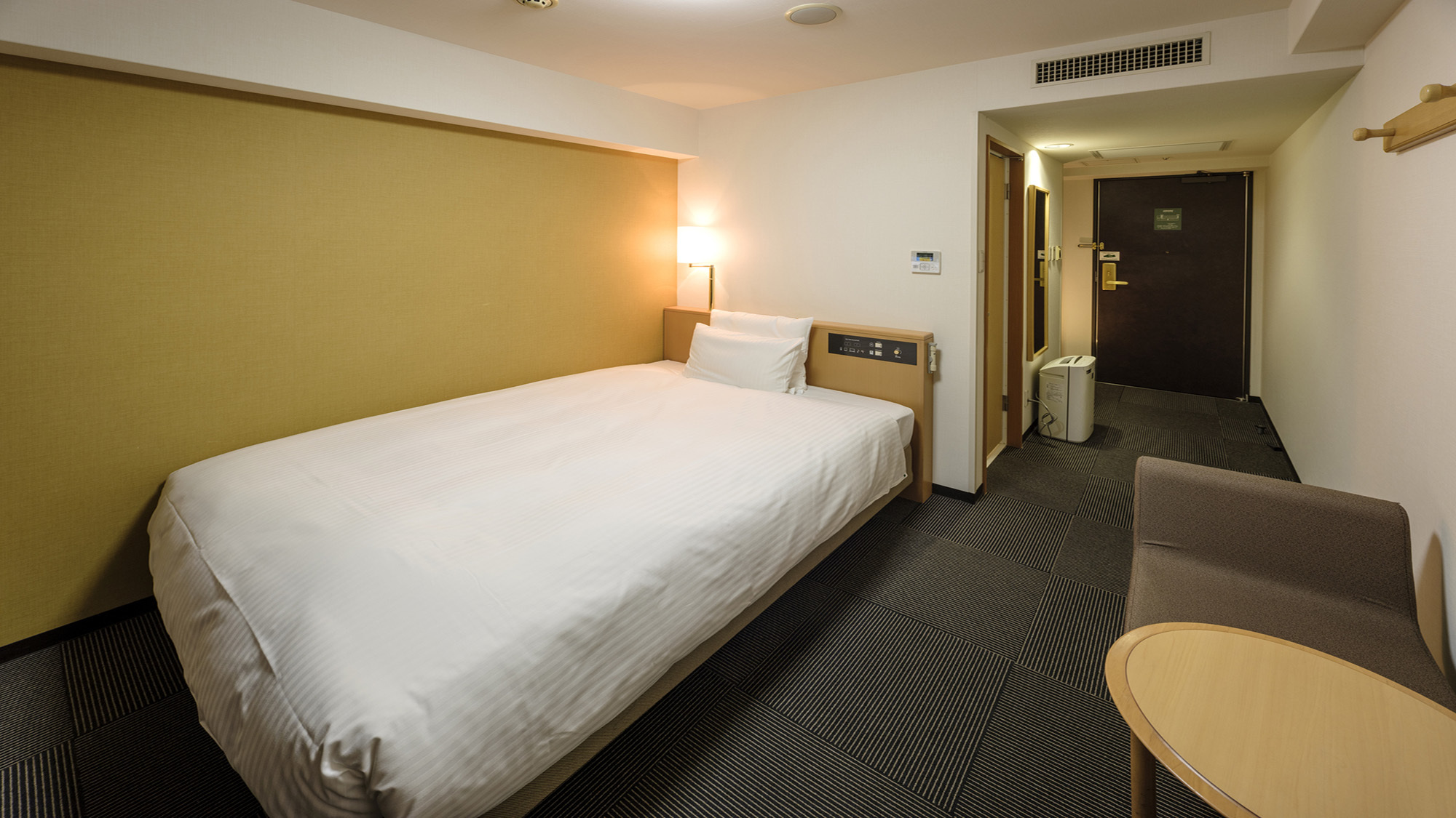 シングル（ベッド140cm/18平米）