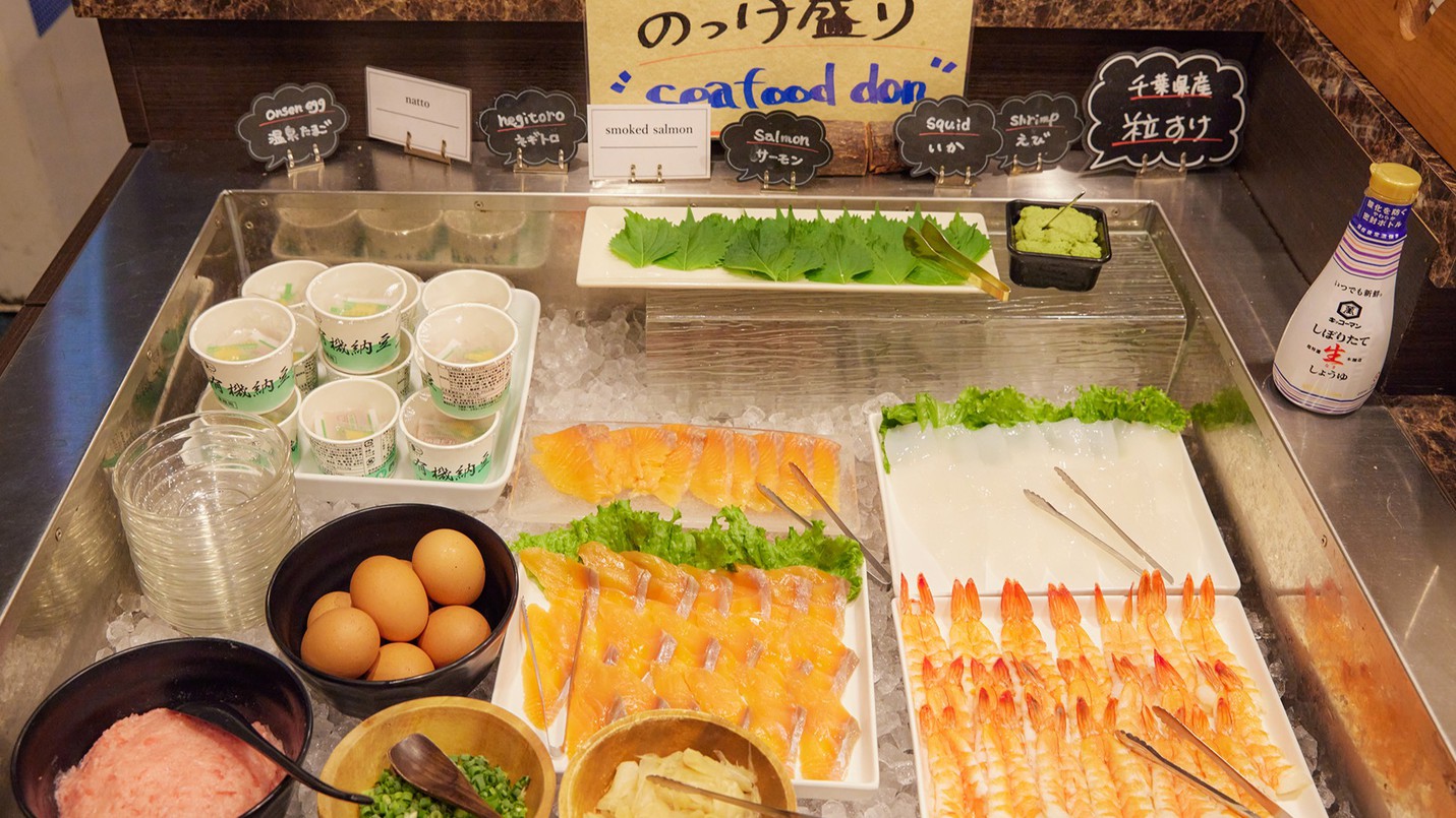 【朝食バイキング】大葉、わさび、ネギなどの薬味もご用意しております。