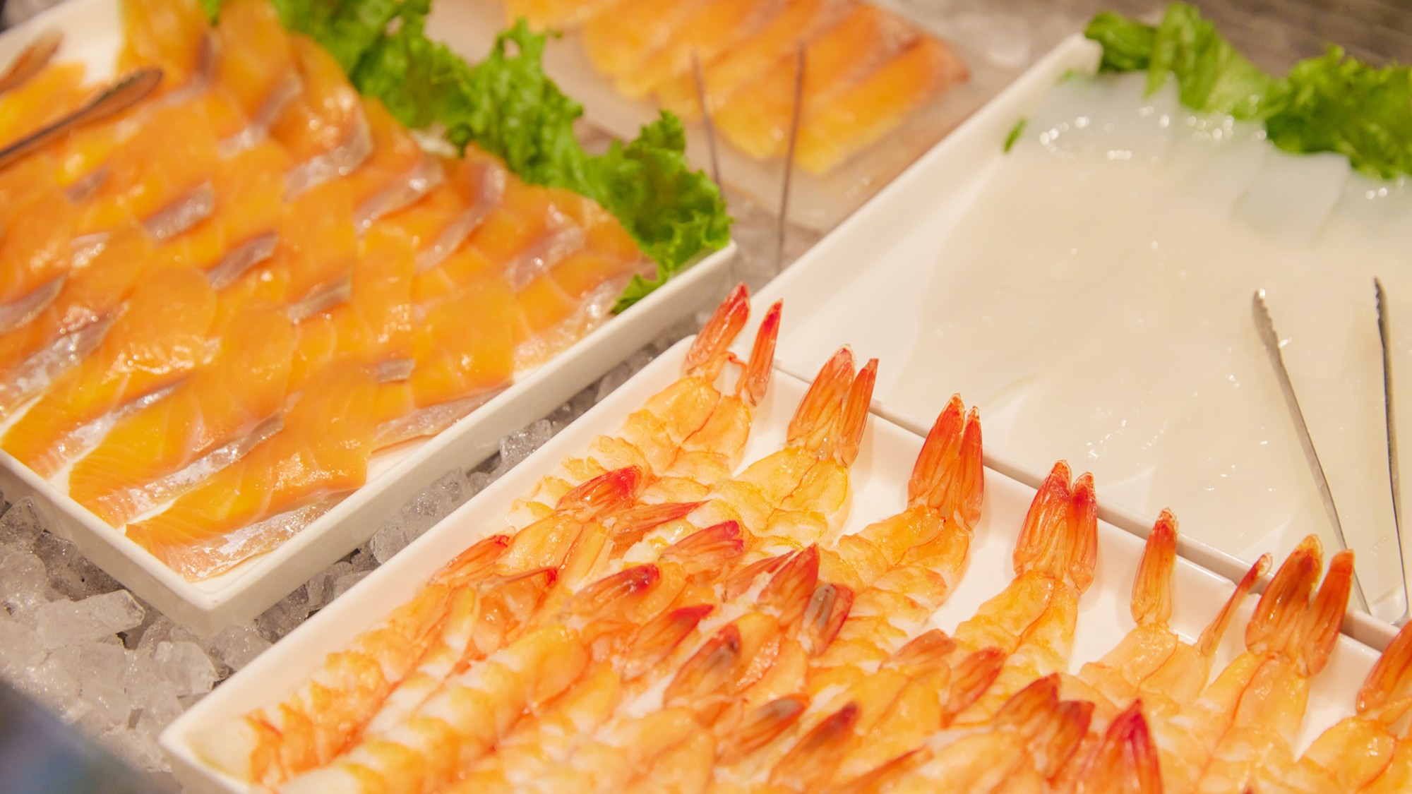【朝食バイキング】えび、いか、サーモンなどなどご用意しております。