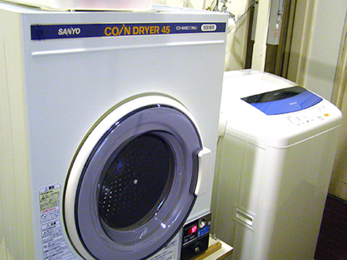 コインランドリー完備！２４時間ご利用いただける洗濯機&乾燥機。