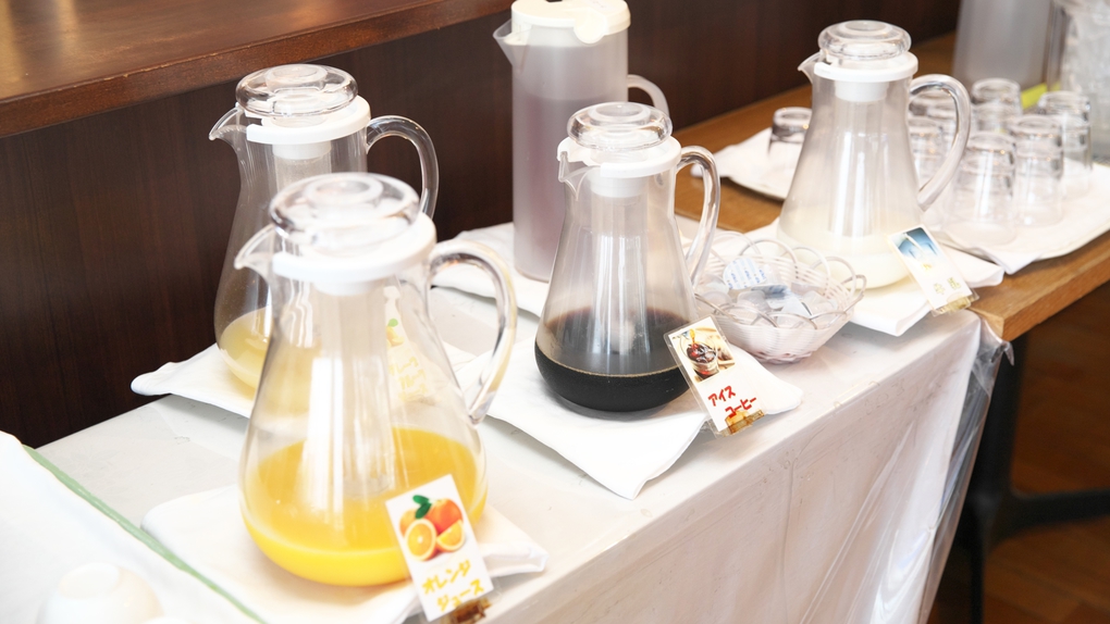 【外観】【朝食バイキング】お飲み物のご用意は数種類。