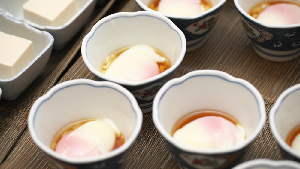 【朝食バイキング】温泉卵はタンパク質吸収に優れているそうです。トレーニングされている方必須です。