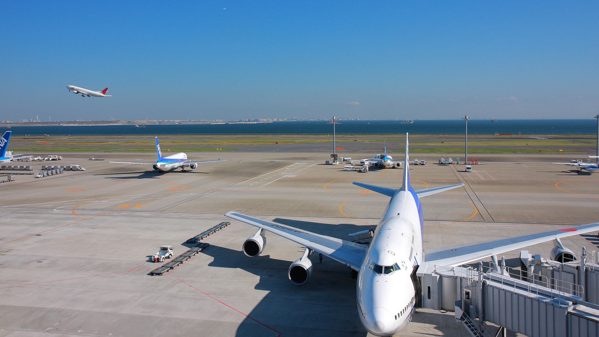 羽田空港まで、錦糸町駅からシャトルバス発着！