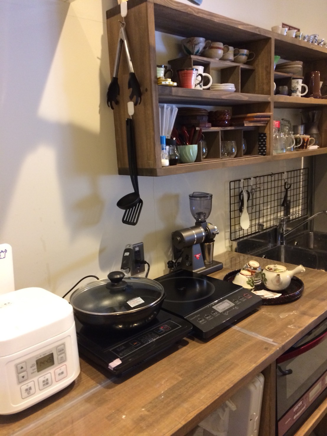 キッチン炊飯器、フライパンなど自由にお使いください。