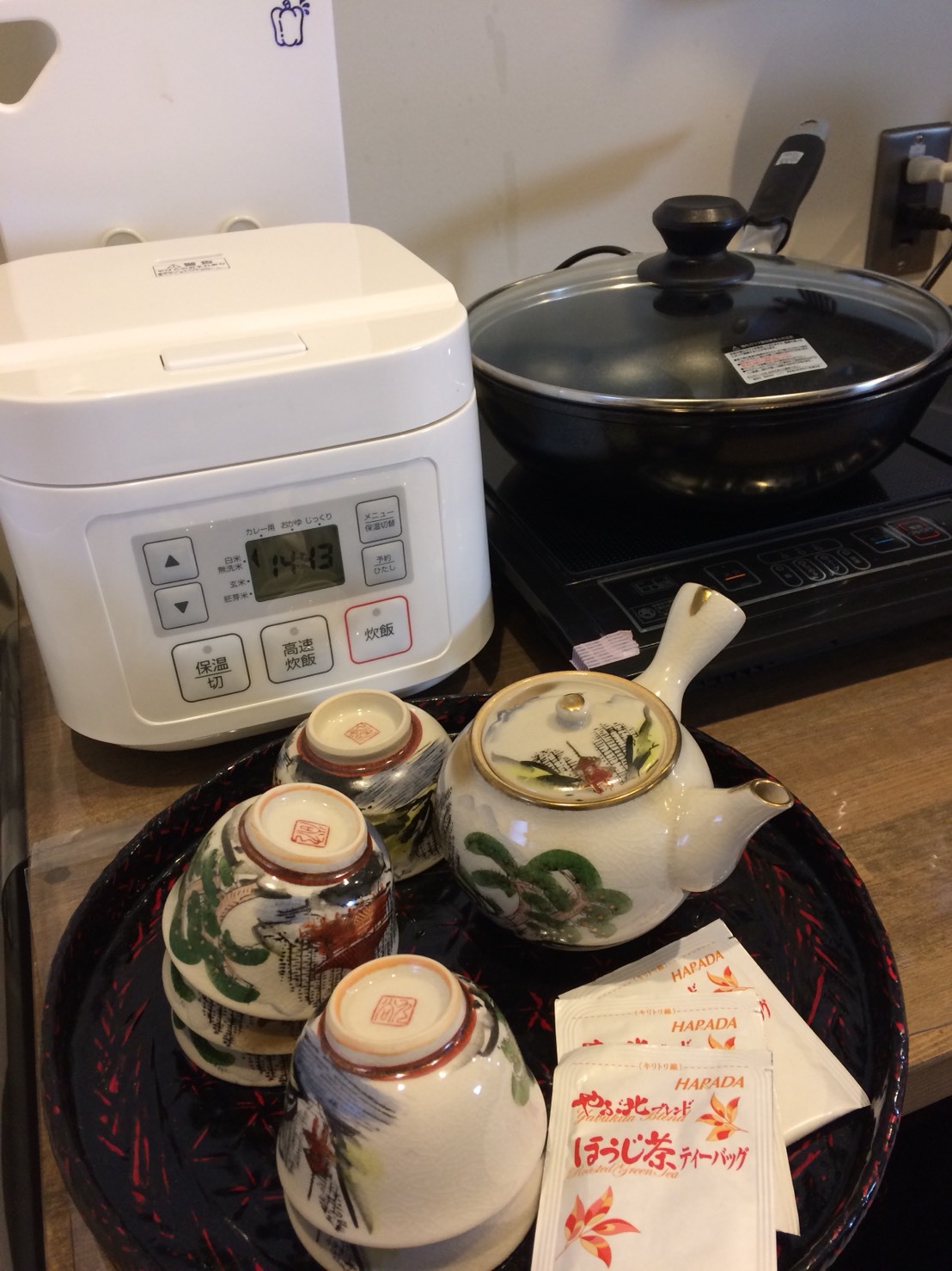 キッチン炊飯器、フライパンなど自由にお使いください。