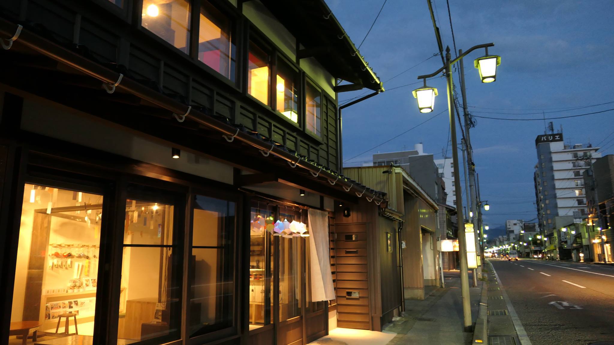 夕景外観
