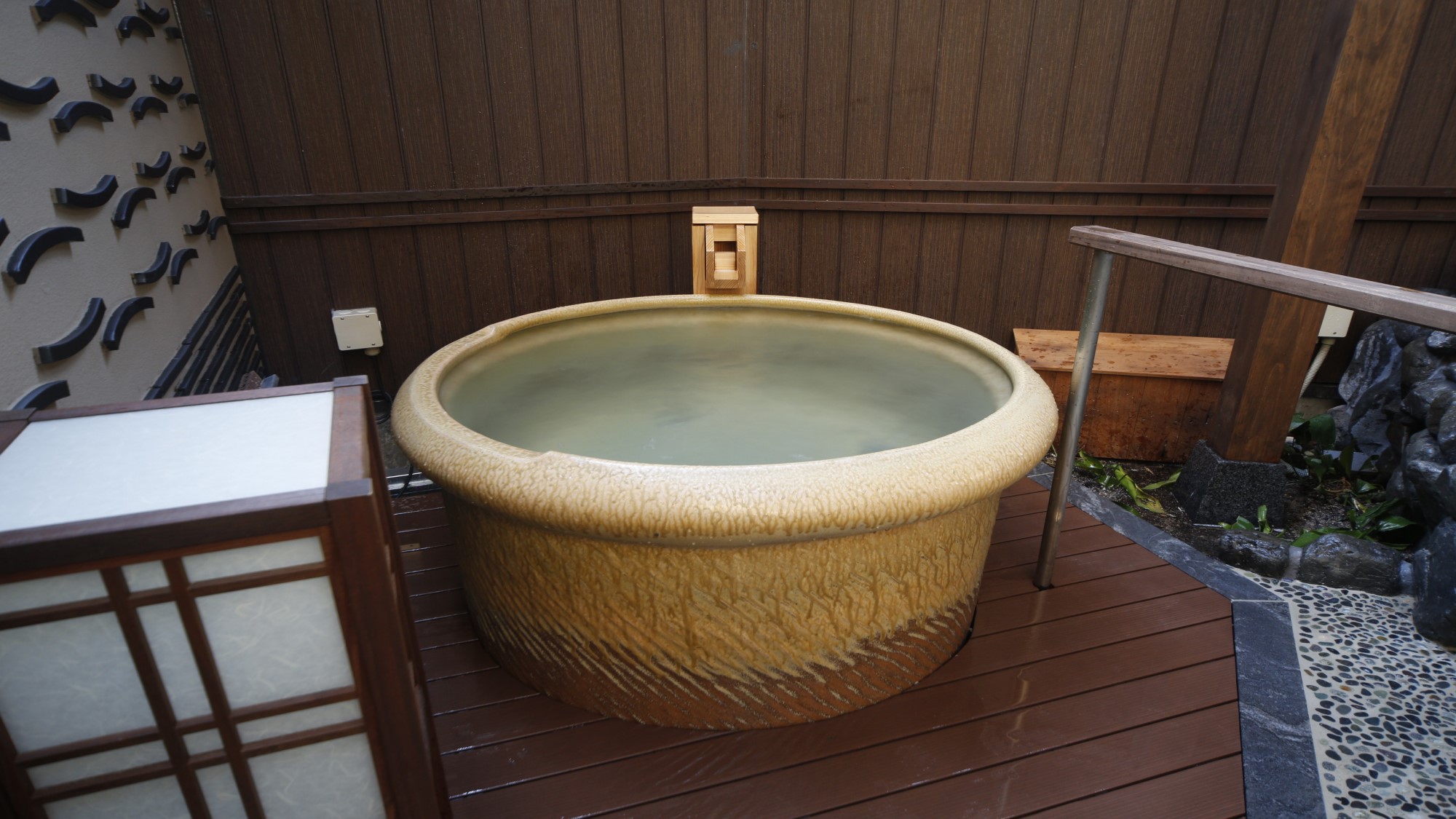  【男性】壷風呂（湯温：40〜42℃）