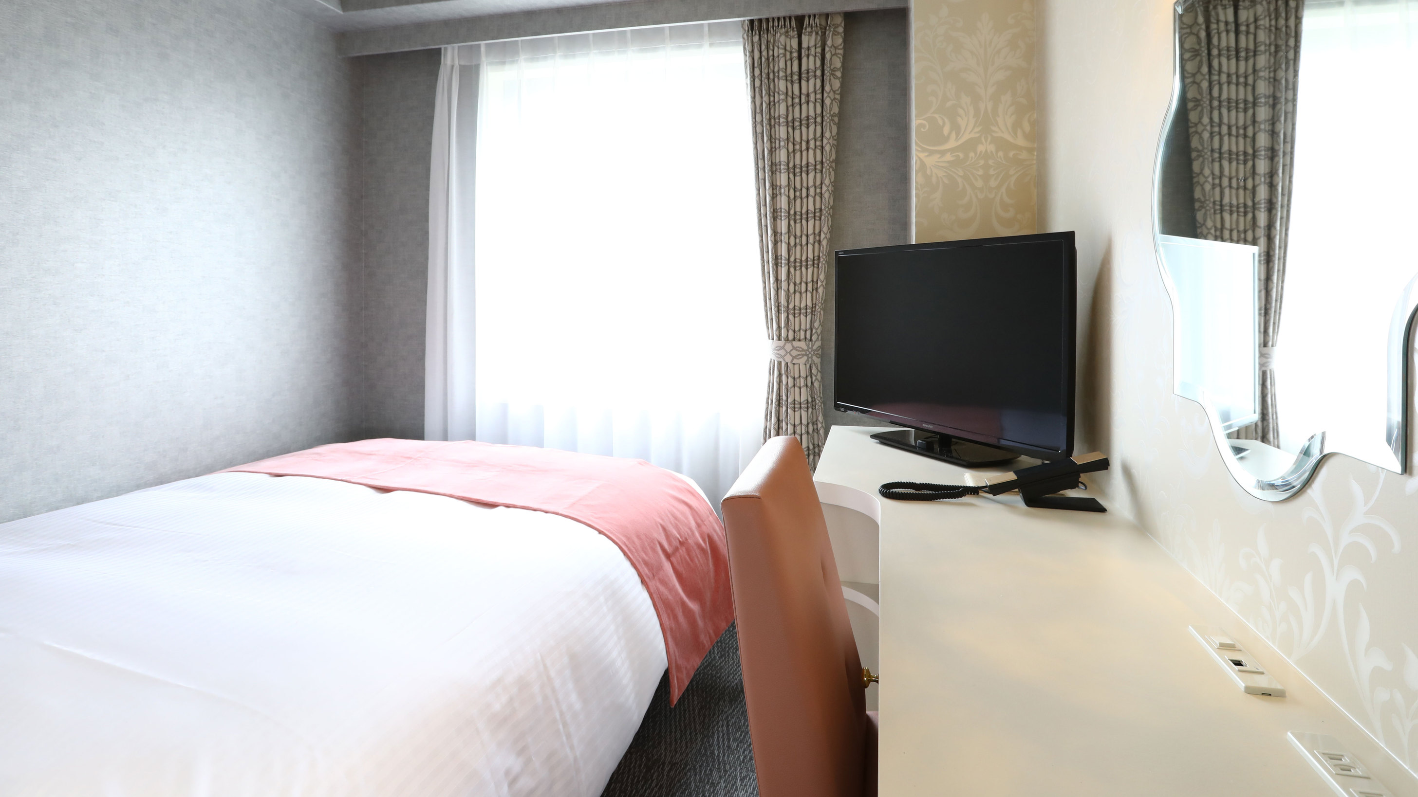 【客室】シングル／セミダブルルーム（デイジーデザイン）