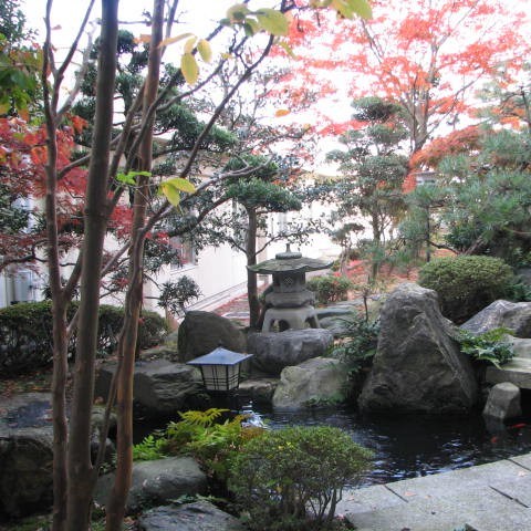 四季折々の顔を見せる庭園