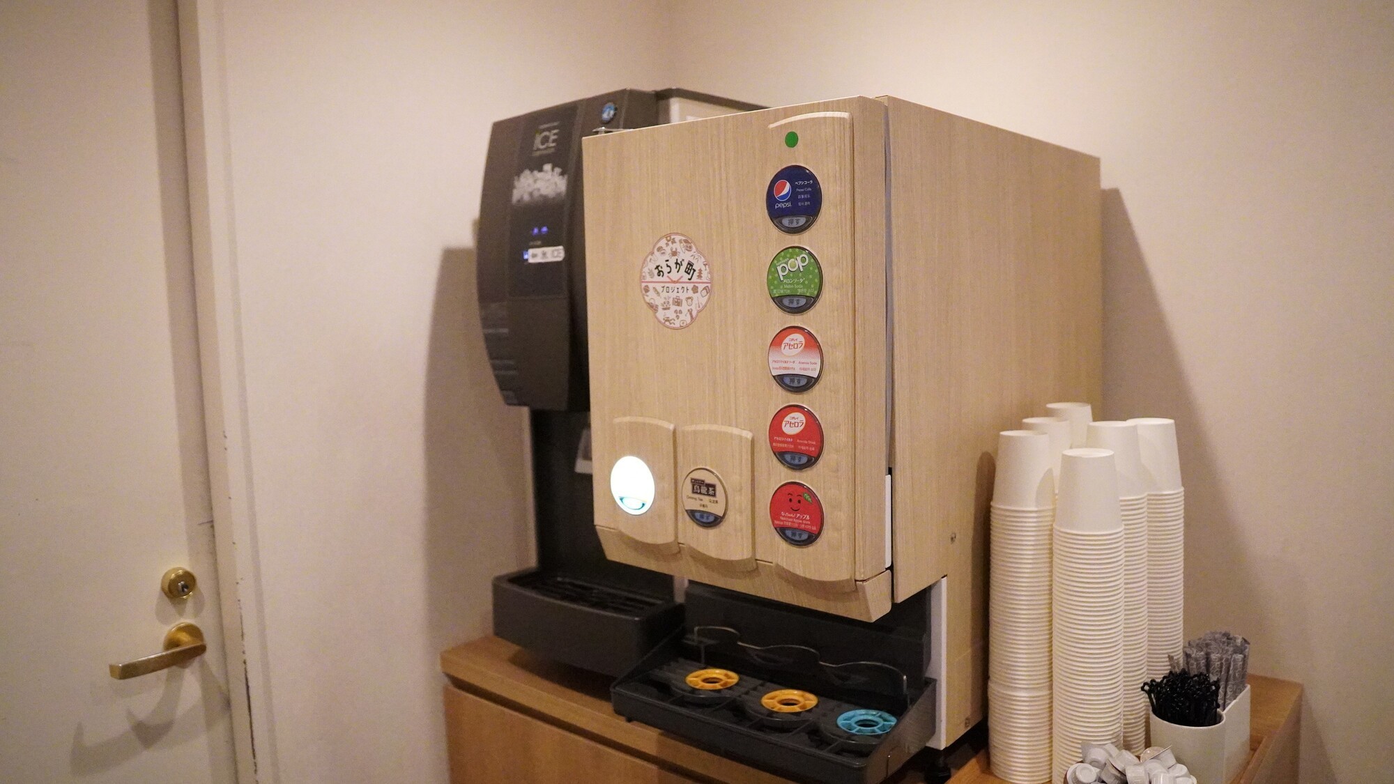 【施設】２階ラウンジ