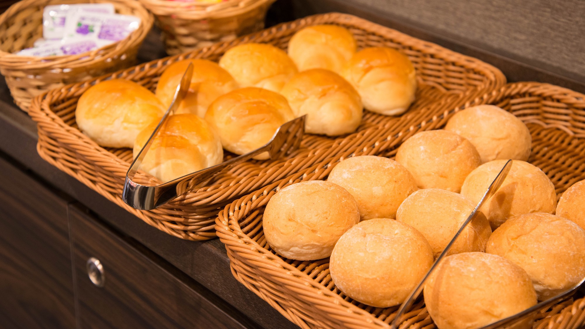 【無料・朝軽食】朝6:00〜9:00までパン提供(※コロナ感染症対策として、個包装タイプに変更中)