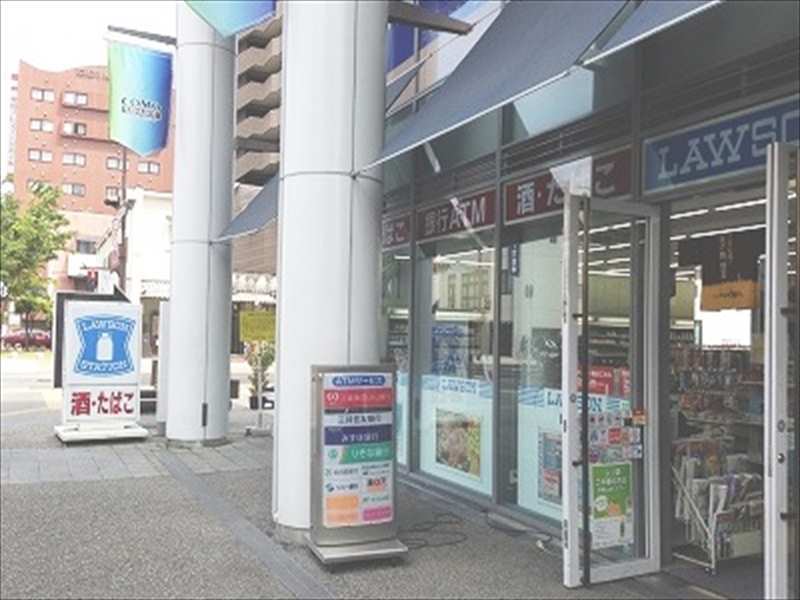 コンビニまで徒歩1分