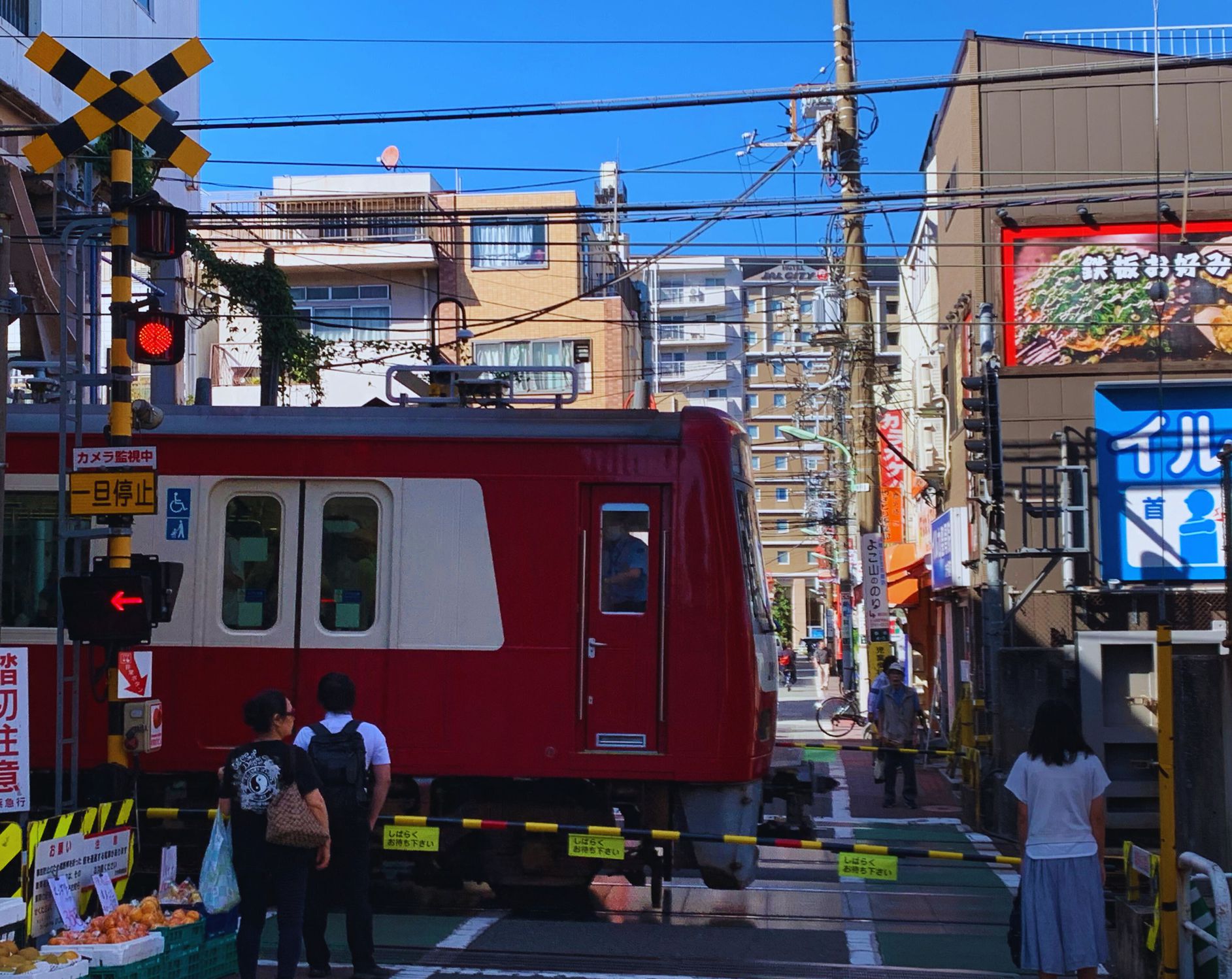 近所の穴守稲荷駅にもたくさんご飯屋さんがございます