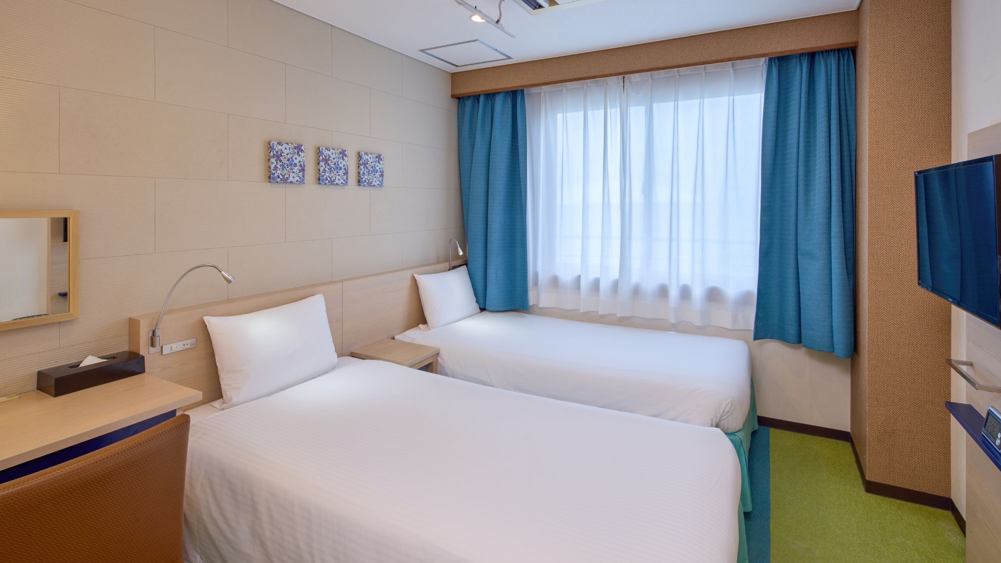 【メインタワー】コンパクトツインルーム 1〜2名様に最適。使い勝手を一番に考えたシンプル