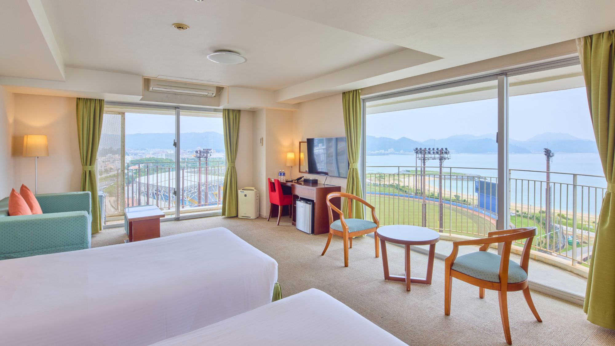 【フィールドパークタワー】エグゼクティブオーシャン 眺望が自慢のハイクラスルーム。（バストイレ別）