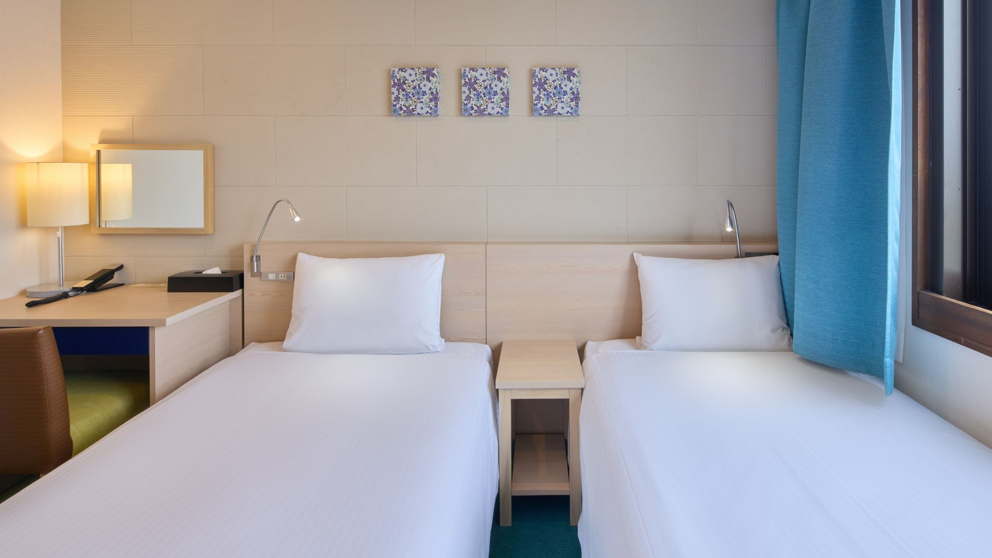 【メインタワー】コンパクトツインルーム 1〜2名様に最適。使い勝手を一番に考えたシンプル