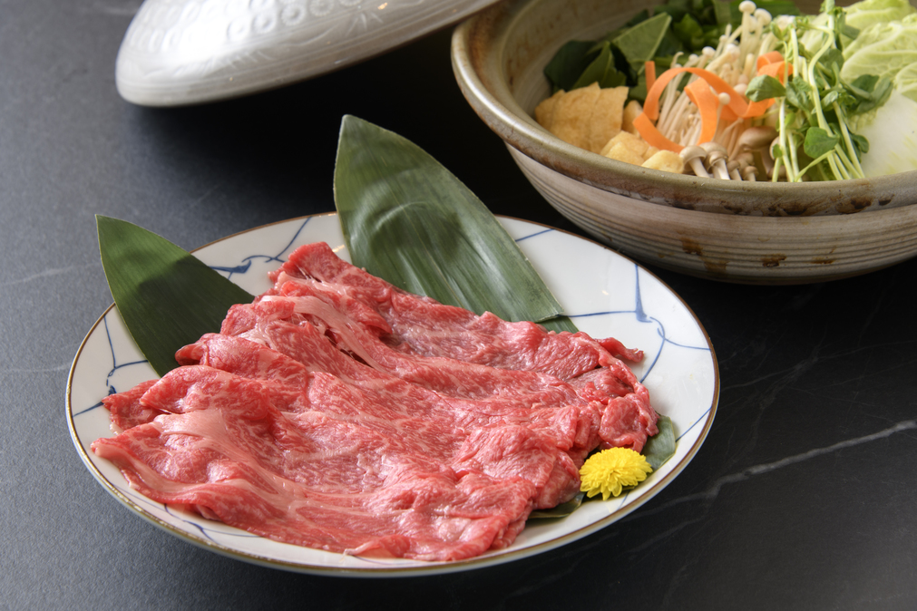 【国産牛しゃぶ鍋】写真は土鍋3人前イメージ