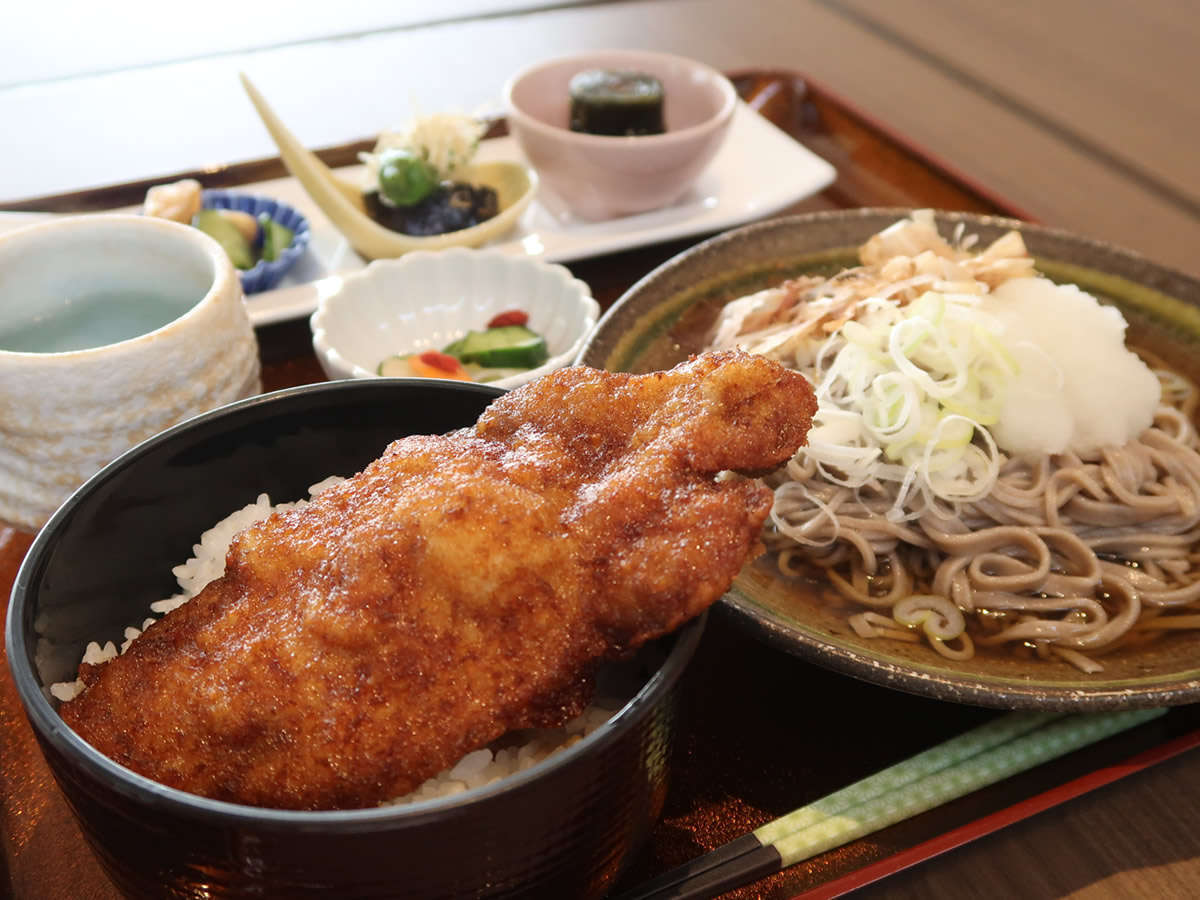 福井名物「ソースかつ丼」と「おろしそば」