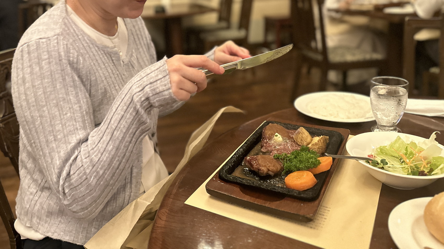 近くの人気のレストラン明治の館