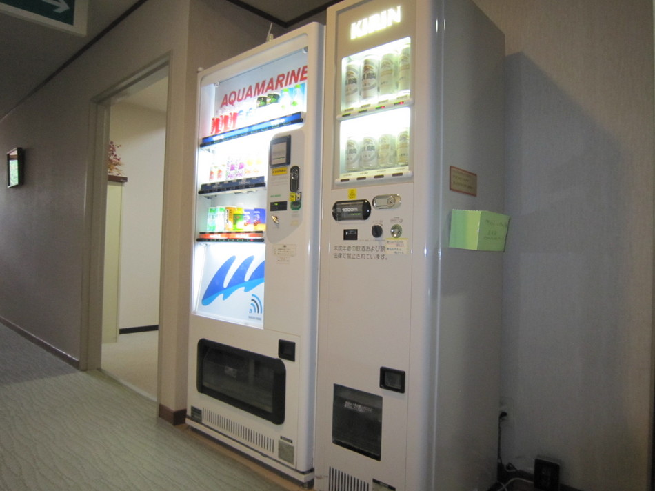 ジュース、ビールの自動販売機