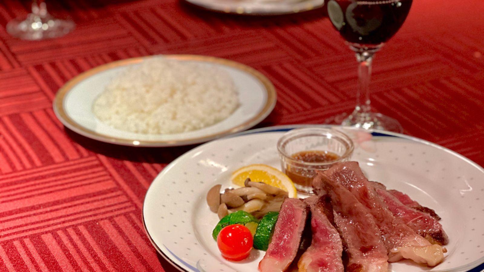 メイン料理一例〜お肉料理〜磐梯牛など希少なお肉をオーナー自ら仕入れます
