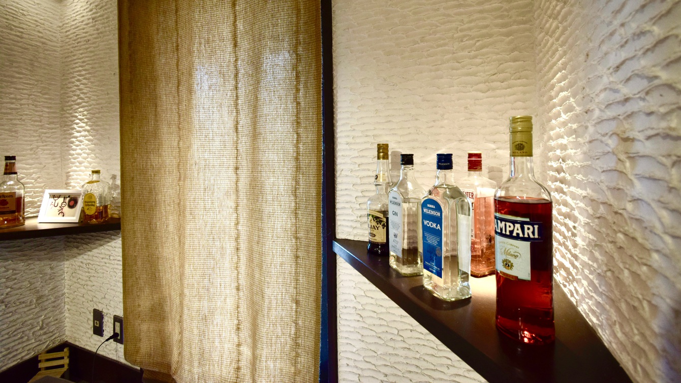 BARにはご用意しているお酒を自由にお楽しみください